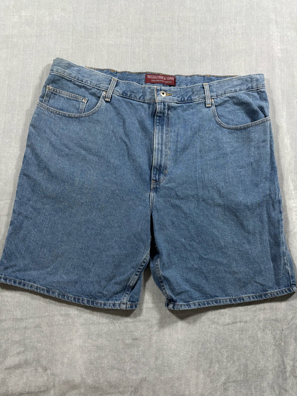 Vintage Y2K Roundtree & York baggy blue denim shorts